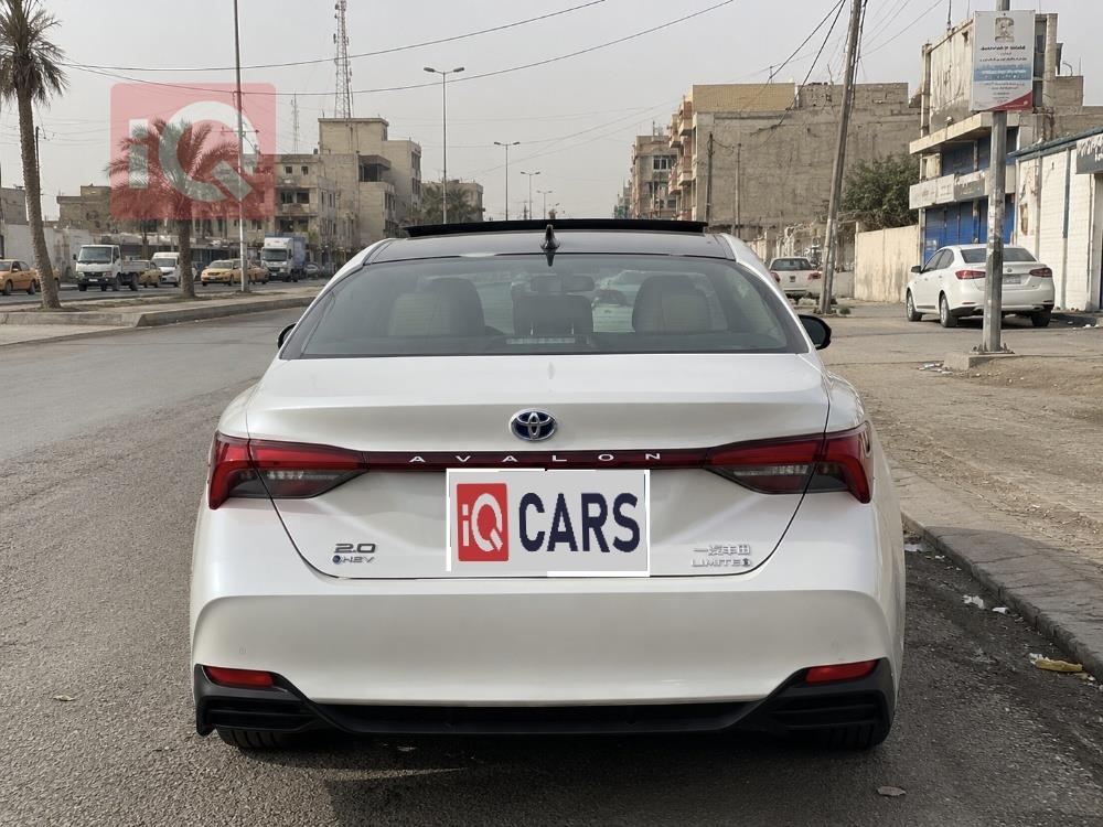 تويوتا أفالون